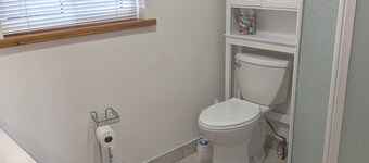 Cozy 1-bedroom studio, Private entrance, A/C in KimballNE