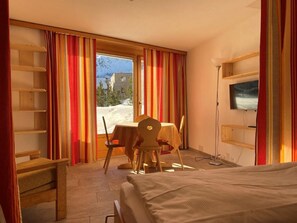 Internet - Apparthotel Pöstli Nr. 106 by Interhome (Maloja)