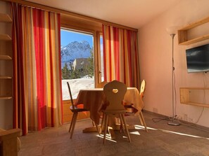 Dining - Apparthotel Pöstli Nr. 106 by Interhome (Maloja)