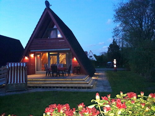 Unmittelbar hinter dem Deich gelegenes Nurdachha by Interhome