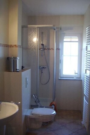 Bathroom - Bungalow Meeresbrise mit WLAN by Interhome (Burhave)