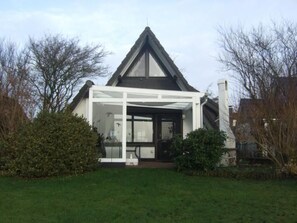 Exterior detail - Nurdachhaus Klabautermann mit Terrasse und Garten by Interhome (Burhave)