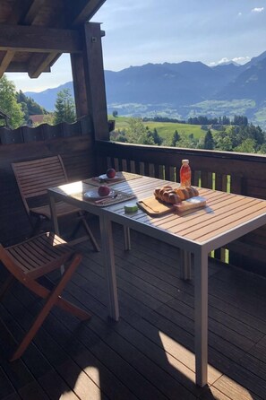 Outdoor dining - Sunny retreat by Interhome (Sarnen)