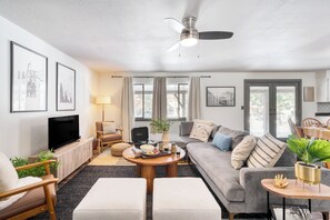 Living area - Escape in the Pines - Cozy 3BR & Hot Tub (Bend)