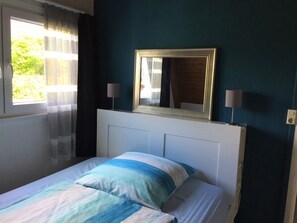 Internet - Nettes Ferienhaus in Fedderwardersiel by Interhome (Burhave)