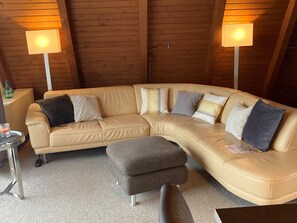 Living area - Nettes Ferienhaus in Fedderwardersiel by Interhome (Burhave)