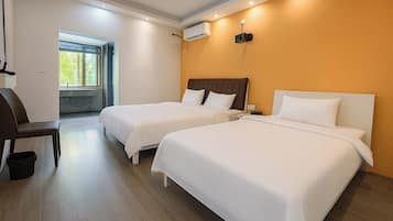 Signature Twin Room | Premium bedding, individually decorated, individually furnished, desk