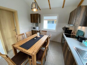 Dining - N1 Haus mit Fußbodenheizung In Eckwarderhörne by Interhome (Burhave)