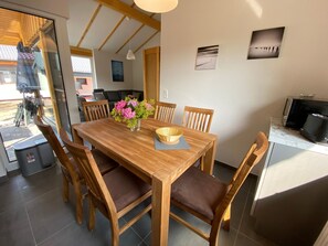 Dining - N7 Haus mit Terrasse und Garten an der Nordsee by Interhome (Burhave)