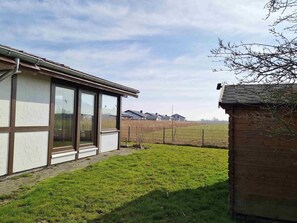 Property grounds - Haus F 21, Randlage mit Wiesenweitblick eingezäu by Interhome (Burhave)