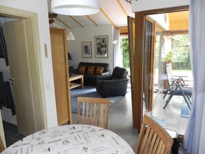 Interior - E19 Haus mit Wintergarten, Terrasse und Garten by Interhome (Burhave)