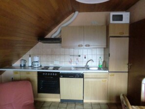 Fridge, microwave, oven, dishwasher - Gemütliche Ferienwohnung Sabine in Burhave by Interhome (Burhave)