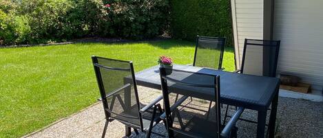 تناول الطعام بالخارج