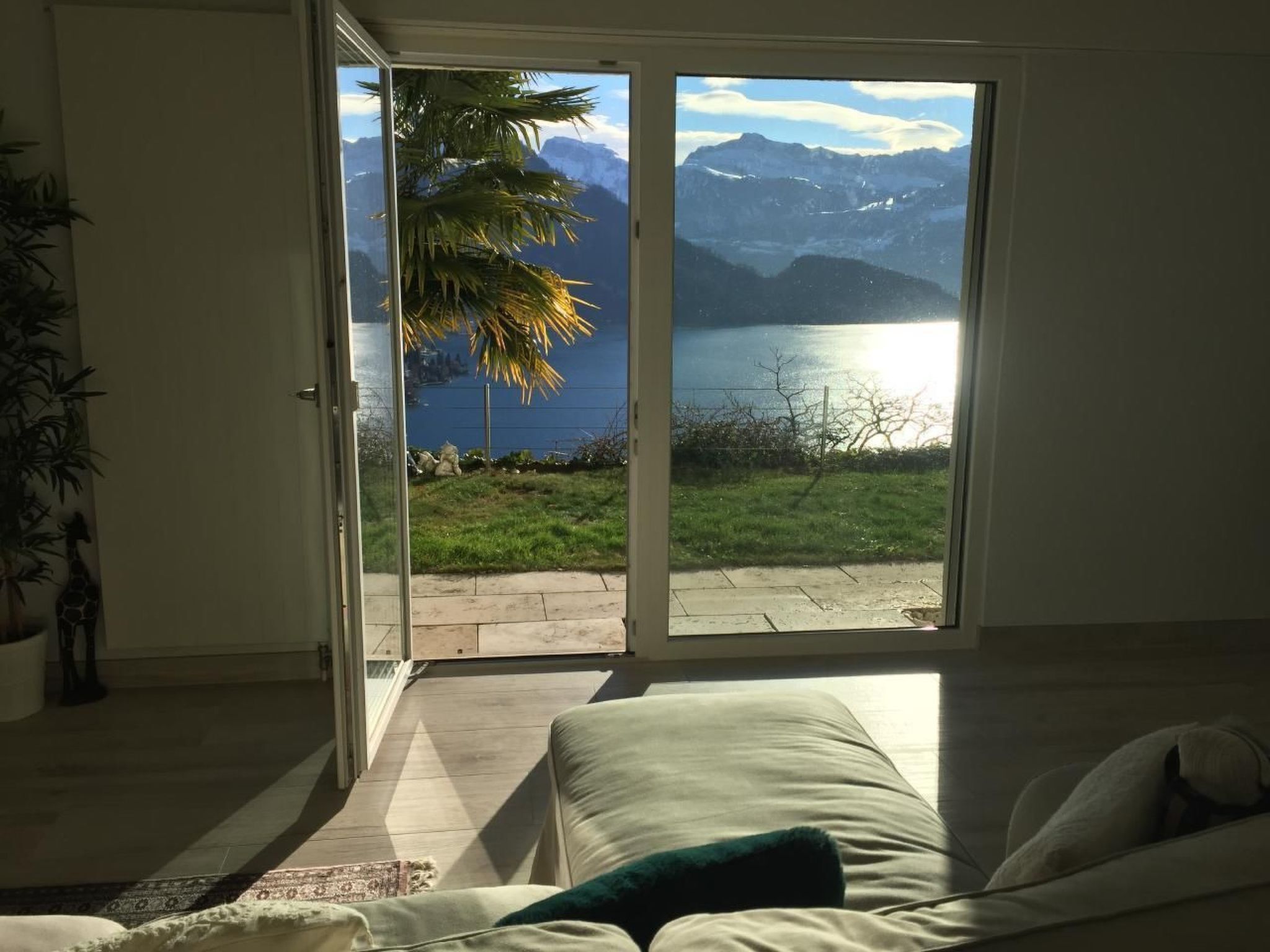 المنشأة من الداخل