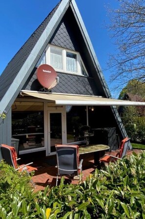 Terrace/patio - in Fedderwardersiel mit Garten by Interhome (Burhave)