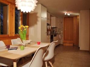 Fridge, oven, dishwasher, cookware/dishes/utensils - Chalet 9 by Interhome (Innertkirchen)