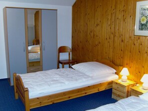 Room - Zur Kajüte by Interhome (Burhave)