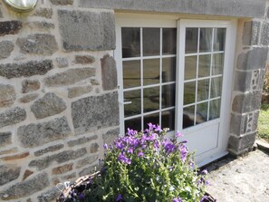 Exterior detail - Gîte du four à pain (Unterkunft im Brotofen) by Interhome (Cléden Cap Sizun)