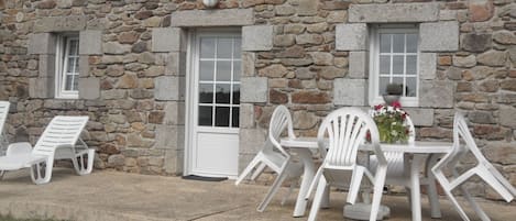 屋外ダイニングエリア