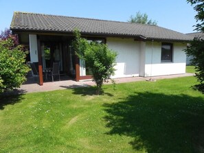Exterior - J10 Eingefriedetes Ferienhaus in Eckwarderhörne by Interhome (Burhave)