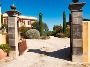 Property grounds - 2 hochwertige Mas mit privatem Pool und Blick auf die Landschaft by Interhome (Limoux)