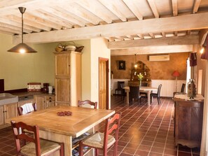 Dining - 2 hochwertige Mas mit privatem Pool und Blick auf die Landschaft by Interhome (Limoux)