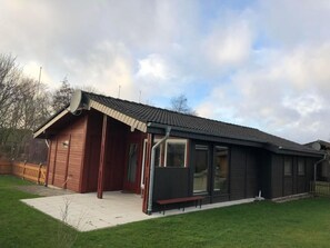 Exterior - D15 Holzhaus im Feriendorf Eckwarderhörne by Interhome (Burhave)