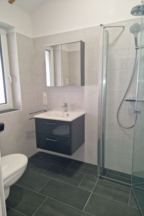 Bathroom - G4 Nordsee-Ferienhaus mit Sauna und Garten by Interhome (Burhave)