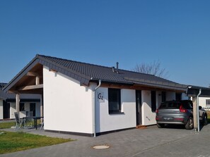 Exterior - G4 Nordsee-Ferienhaus mit Sauna und Garten by Interhome (Burhave)