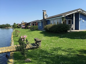 Exterior - direkt am Binnensee mit eigenem Steg by Interhome (Burhave)