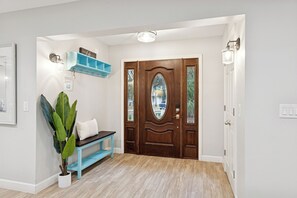 Interior - 7 Strath Court @ Palmetto Dunes | Private Pool | Pet Friendly | Cozy Loft | Spacious Kitchen (Hilton Head Island)