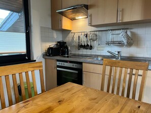 Fridge, microwave, oven, dishwasher - L3 Eingezäuntes Ferienhaus in Eckwarderhörne by Interhome (Burhave)