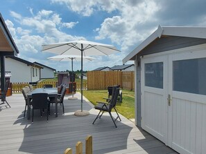 Outdoor dining - G5 Ferienhaus mit Garten in Eckwarderhörne by Interhome (Burhave)