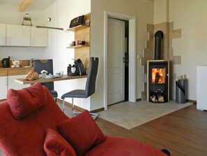 Fireplace - Gesamte Wohnung in Burhave mit Eigener Terrasse by Interhome (Burhave)