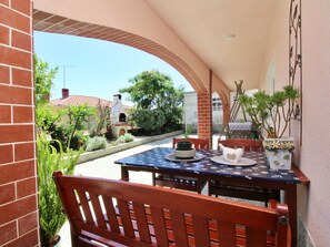 Outdoor dining - Apartment >Renata by Interhome (Polje)