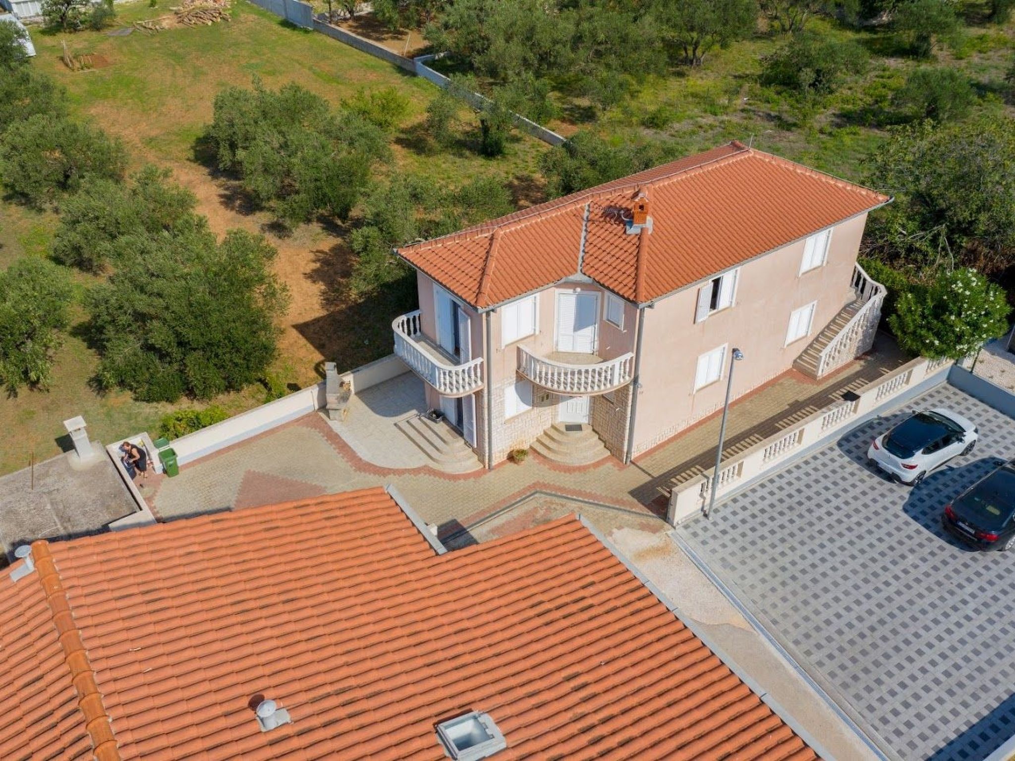 المنشأة من الخارج