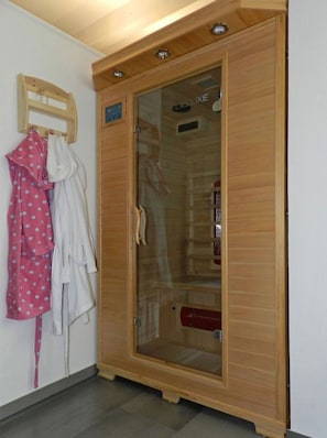 Sauna - Deckboot by Interhome (Burhave)