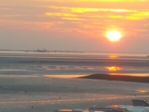 Beach - Deichhuus - ruhig am Feldrand in Sackgassenlage by Interhome (Burhave)