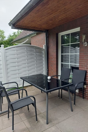Outdoor dining - Möwe 16 by Interhome (Burhave)