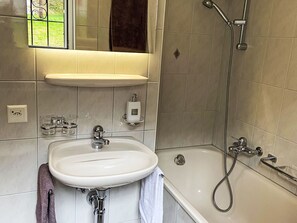 Towels - Chesa Basilisk 1 - ÖV inklusive by Interhome (Pontresina)