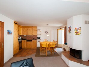 Dining - Il balcun tort by Interhome (Pontresina)