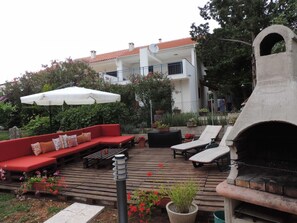 Terrace/patio - "Denona" mit Blick auf das Wasser by Interhome (Pag/Novalja)