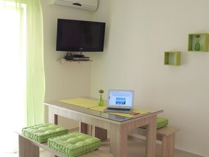 Interior - "Denona" mit Blick auf das Wasser by Interhome (Pag/Novalja)
