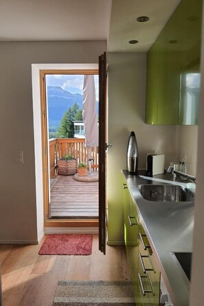 Fridge, microwave, oven, dishwasher - Chesa Vista Mezdi by Interhome (Pontresina)
