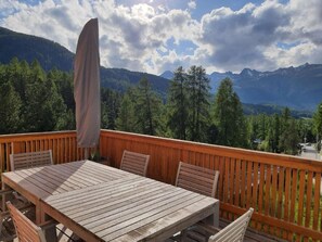 Outdoor dining - Chesa Vista Mezdi by Interhome (Pontresina)