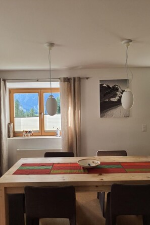 Dining - Chesa Vista Mezdi by Interhome (Pontresina)