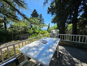 Outdoor dining - Ferienwohnung, 70m vom Meer entfernt by Interhome (Novi Vinodolski)