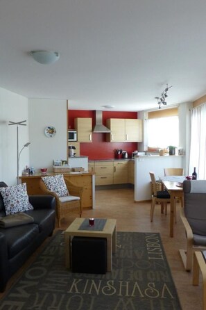 TV - Chesa Tramèr by Interhome (Pontresina)