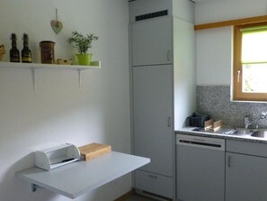 Fridge, microwave, oven, dishwasher - Chesa Azalea 3 klein by Interhome (Pontresina)
