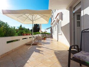 Outdoor dining - "Buka Calm I by Interhome (Krk/Punat)